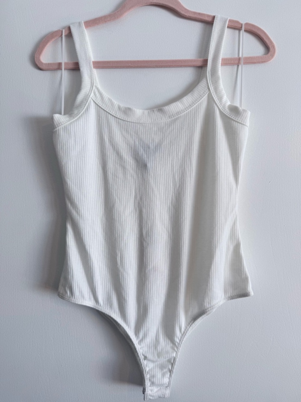 Aqua Bloomingdale’s Exclusive Size Medium White Ribbed Scoop Neck Bodysuit NWT